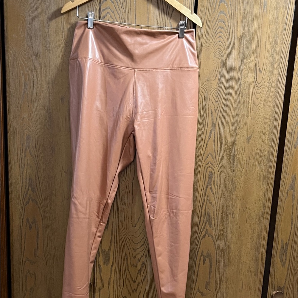 Shiny Pink Leggings